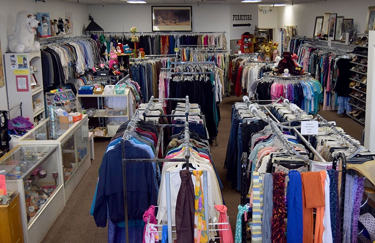 Fall Wardrobe Essentials You Can Find At Any Thrift Store – THE GLAM ...